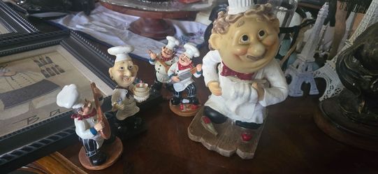 Set of 4 Chef Figurines Resin Decor