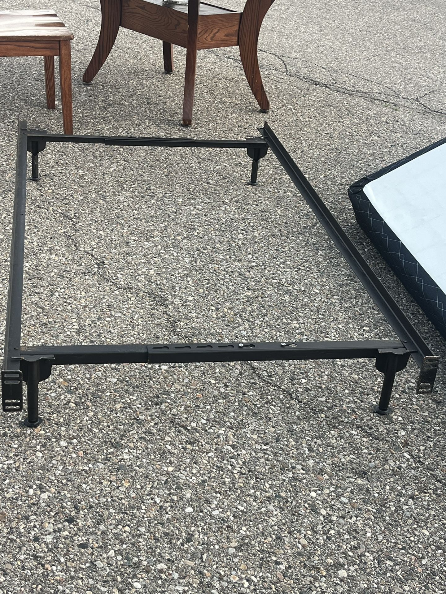 Bed frame can be adjusted from twin to king size. 3 available