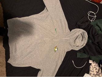 Grey Oregon Ducks Nike zip up (size large)