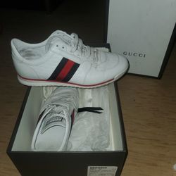 GUCCI Womens 9.5/Mens 7.5