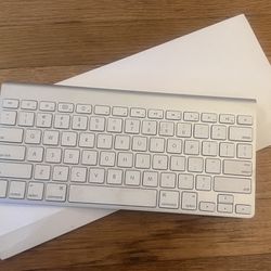 Apple wireless Keyboard 