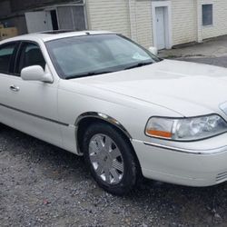 2005 Lincoln Town Car For Parts 