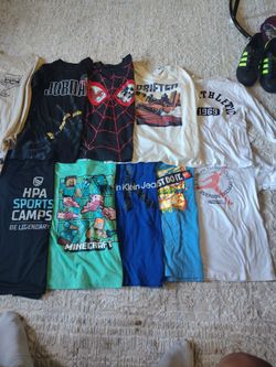 Bundle of 13 medium Boys Graphic T-Shirts Mixed Brands