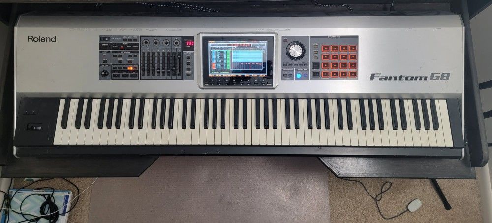 Roland Fantom G8 Keyboard Workstation Piano