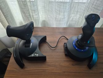 Thrustmaster T-Flight Hotas 4 Flight Stick