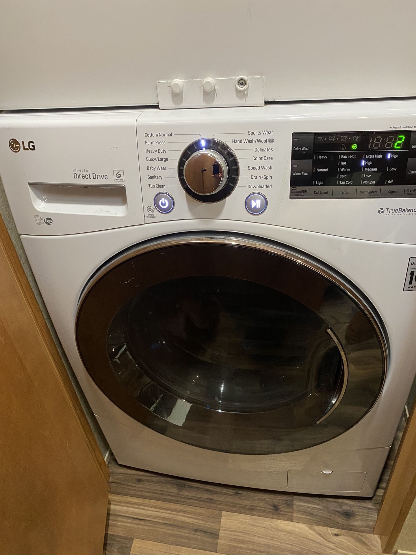 WASHER AND DRYER GOOD FOR SMALL STUDIO APARTMENT