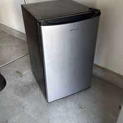 Whirlpool mini fridge
