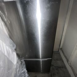 Insignia Refrigerator