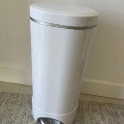 Munchkin Diaper Pail