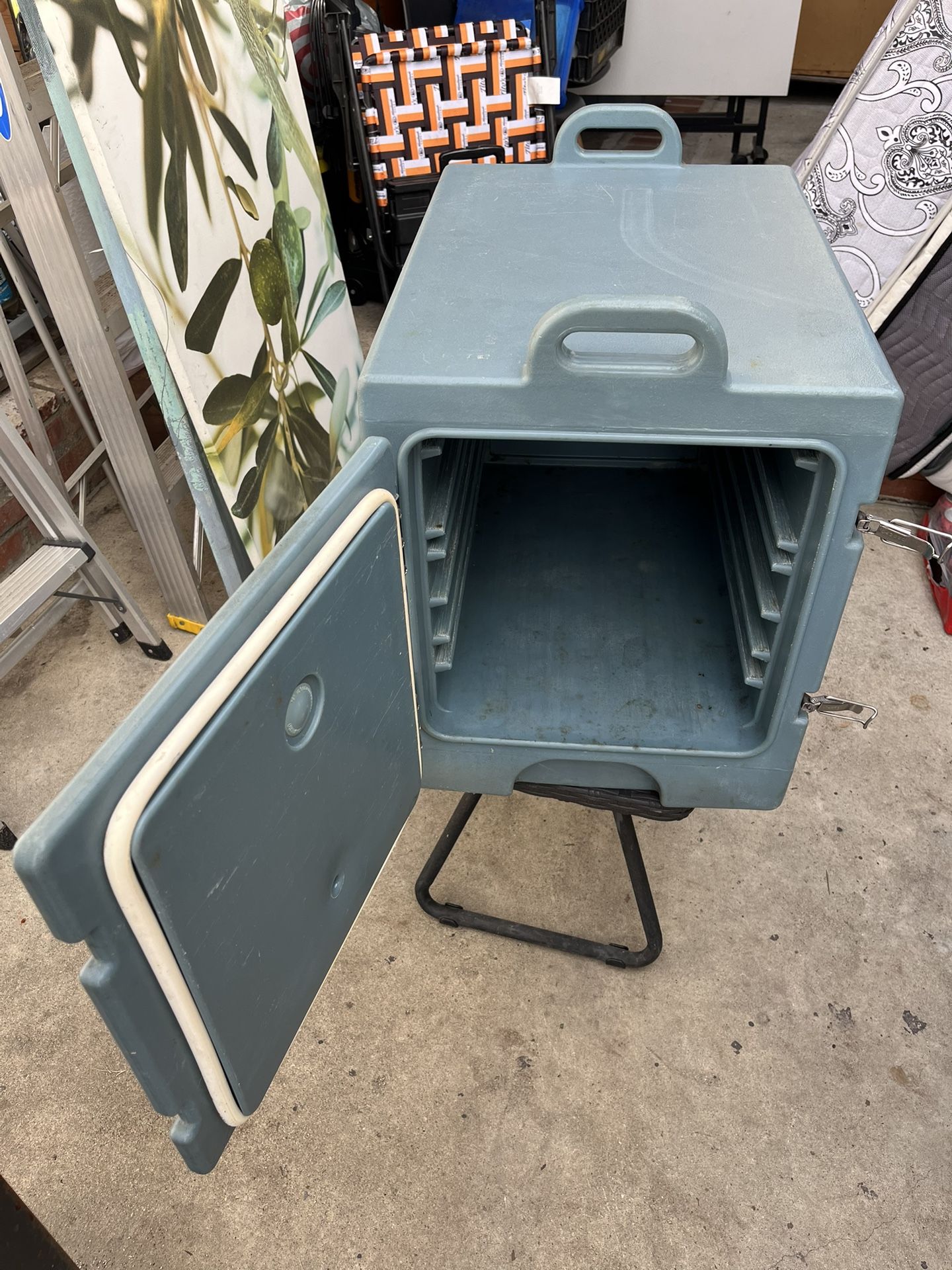 4 Insulated Cambro Food Pan Carriers