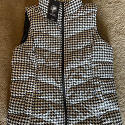 Lands End Vest Size Small With Tags. 