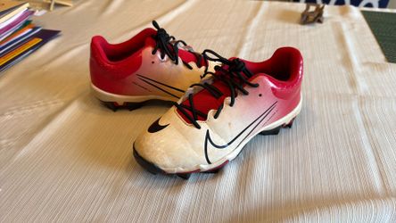 Nike Girls Softball Cleats - Size 5