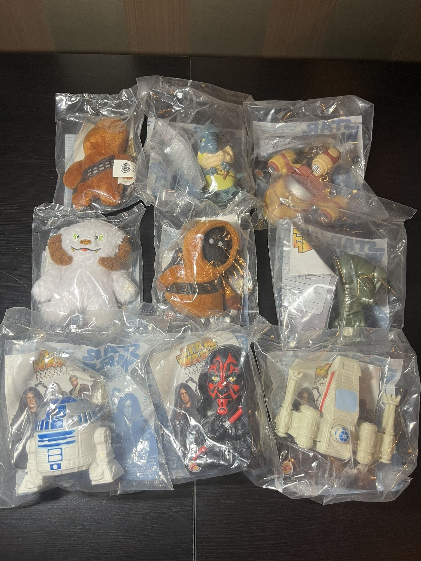 Star Wars Episode III Revenge of the Sith - Lot of 9 Burger King Toys - Sealed