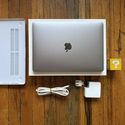 2020 MacBook Pro 13” 16GB Ram 256GB SSD Intel Core i5 Space Grey