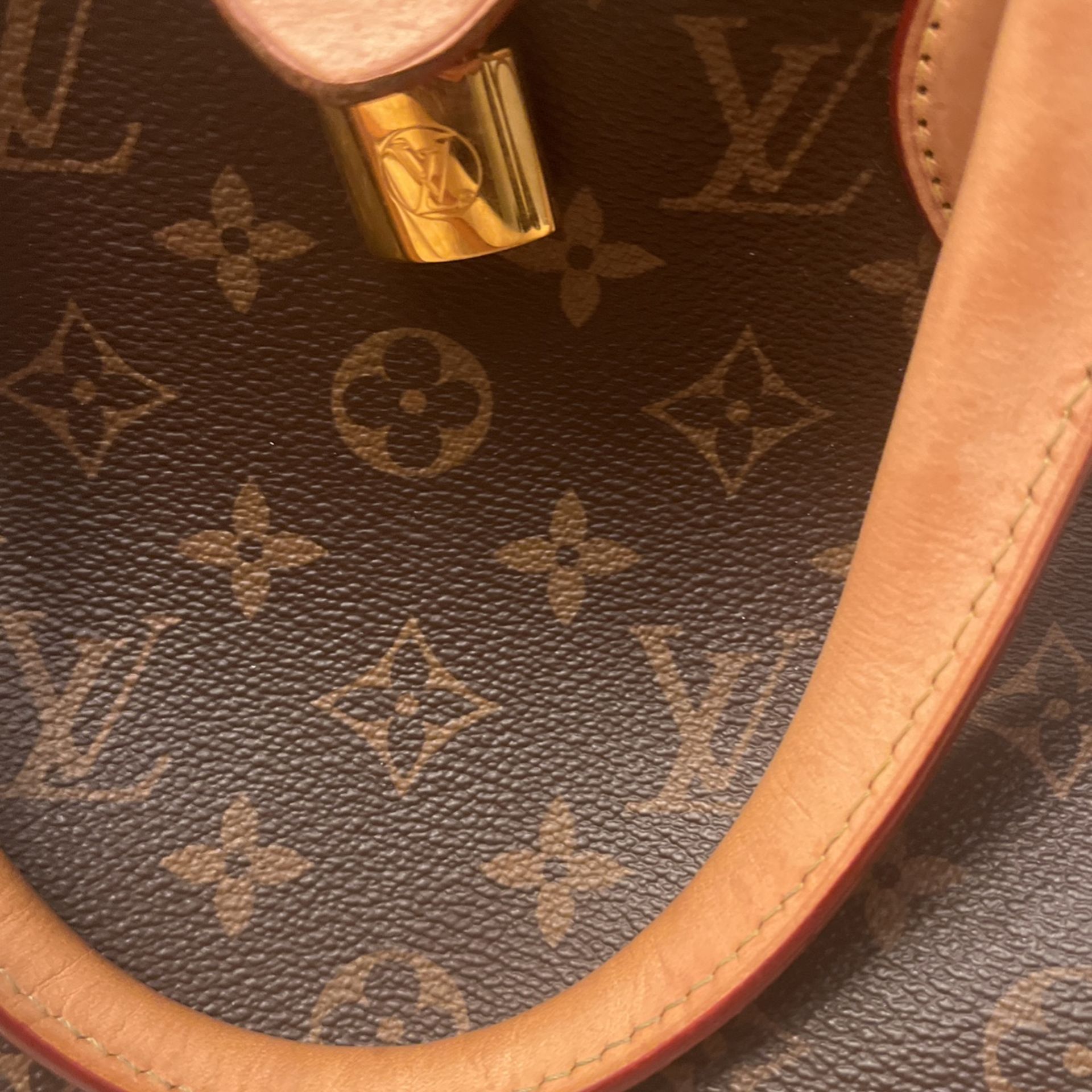 Authentic Louis Vuitton PALERMO PM MONOGRAM for Sale in Murrieta, CA -  OfferUp