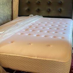 USED QUEEN SIZE SEALY MATTRESS WITH BOX SPRING DELIVERY 🚚 AVAILABLE 