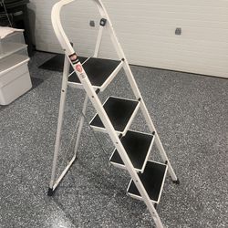 Delxo Brand New 4 -Step Safety Ladder ($77msrp)