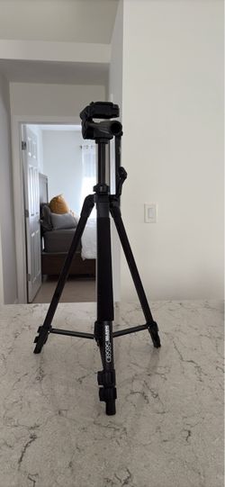 Art Alternatives Sierra Aluminum Travel Tripod Easel