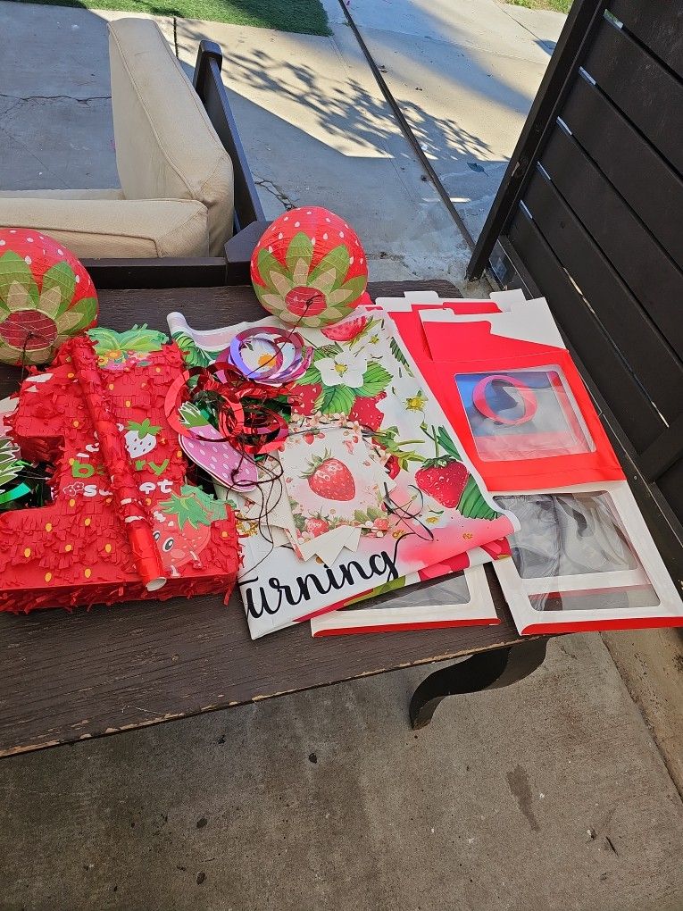 Free First Strawberry Party Decorations 