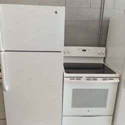 Combo GE Glass Top Stove And Top And Bottom Refrigerator Excellent Condition With Warranty 