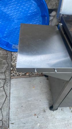 NEXGRILL silver color