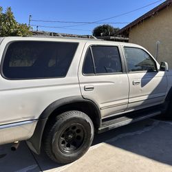1999 Toyota 4Runner SR5 RWD