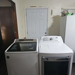 WHIRLPOOL WASHER AND KENMORE DRYER BOTH ELECTRIC NOT MATCHING SET XL CAPACITY 5.3 CU DELIVERY AVAILABLE FOR EXTRA FEE WE DO REPAIRS 