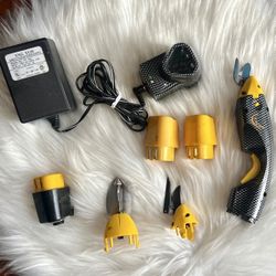 Loboo Idea EC-02 Cordless Electric Scissors, Including 3 Cutting Blades and 3 Batteries for Craft Sewing Cardboard， Fabric Scissors and Rechargeable 