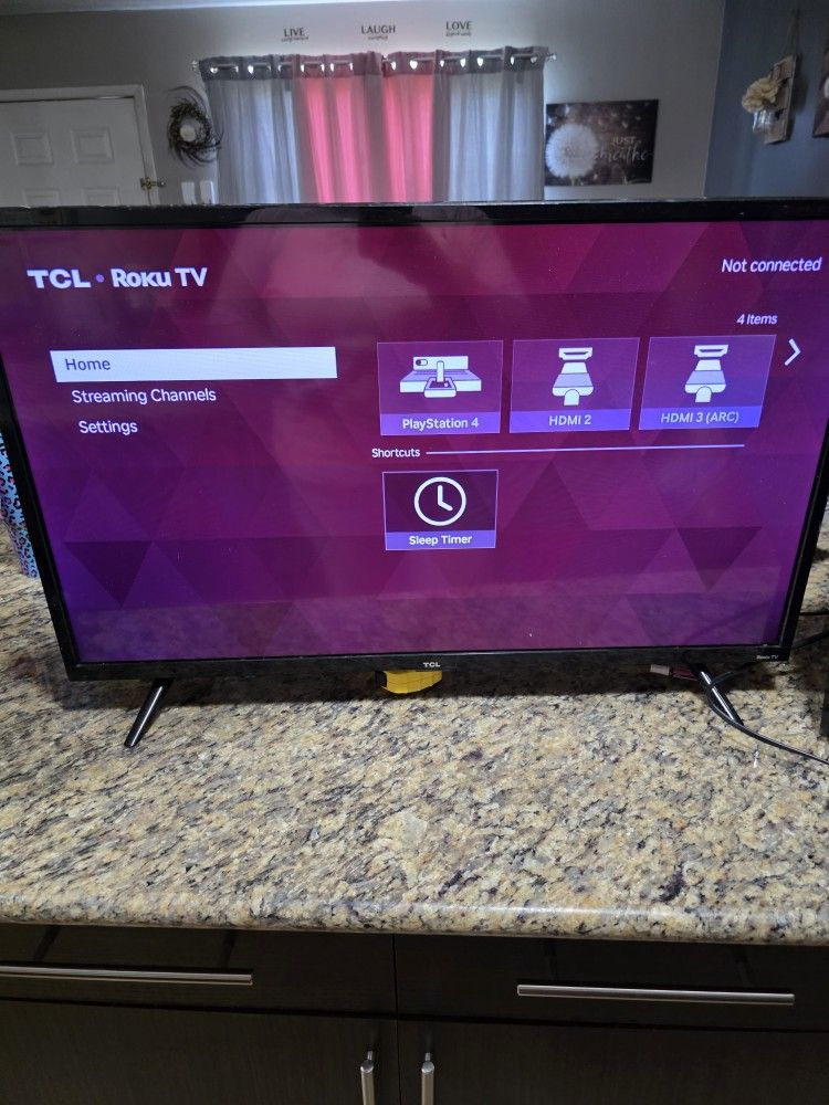 32 In TCL Roku Tv With Remote