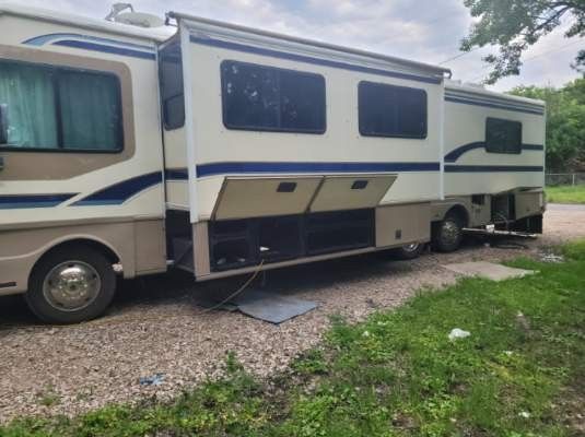 1998 Fleetwood Bounder Or As I Call It Renovated Small Miami Style Condo Looking For Trade In Offer For Tiny Home 5th Wheel Or Best Cash Offer  