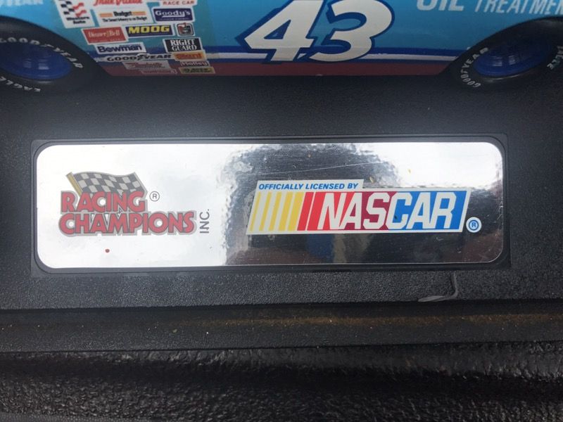 Richard Petty 43 Racing Champions Pit Stop Show Casereplica Diecast