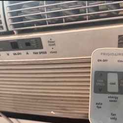 AC W/ REMOTE CONTROL FRIGIDAIRE AC ENERGY STAR