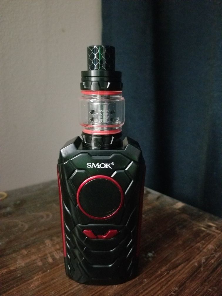 BLACK AND RED SMOK IPRIV