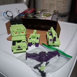 Transformers Studio series 86 Long Haul, Scavenger, hook.