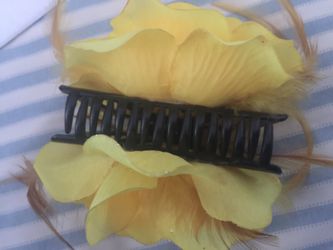 Yellow hair clip
