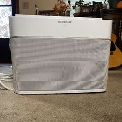 FRIGIDAIRE A/C Window Unit  10,000 BTU 