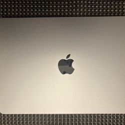 Macbook Air M3 13" 2024 