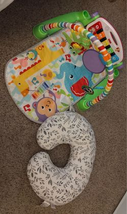 Baby tummy time mat and Boppy Pillow