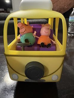 Peppa Pig Van With Family Members