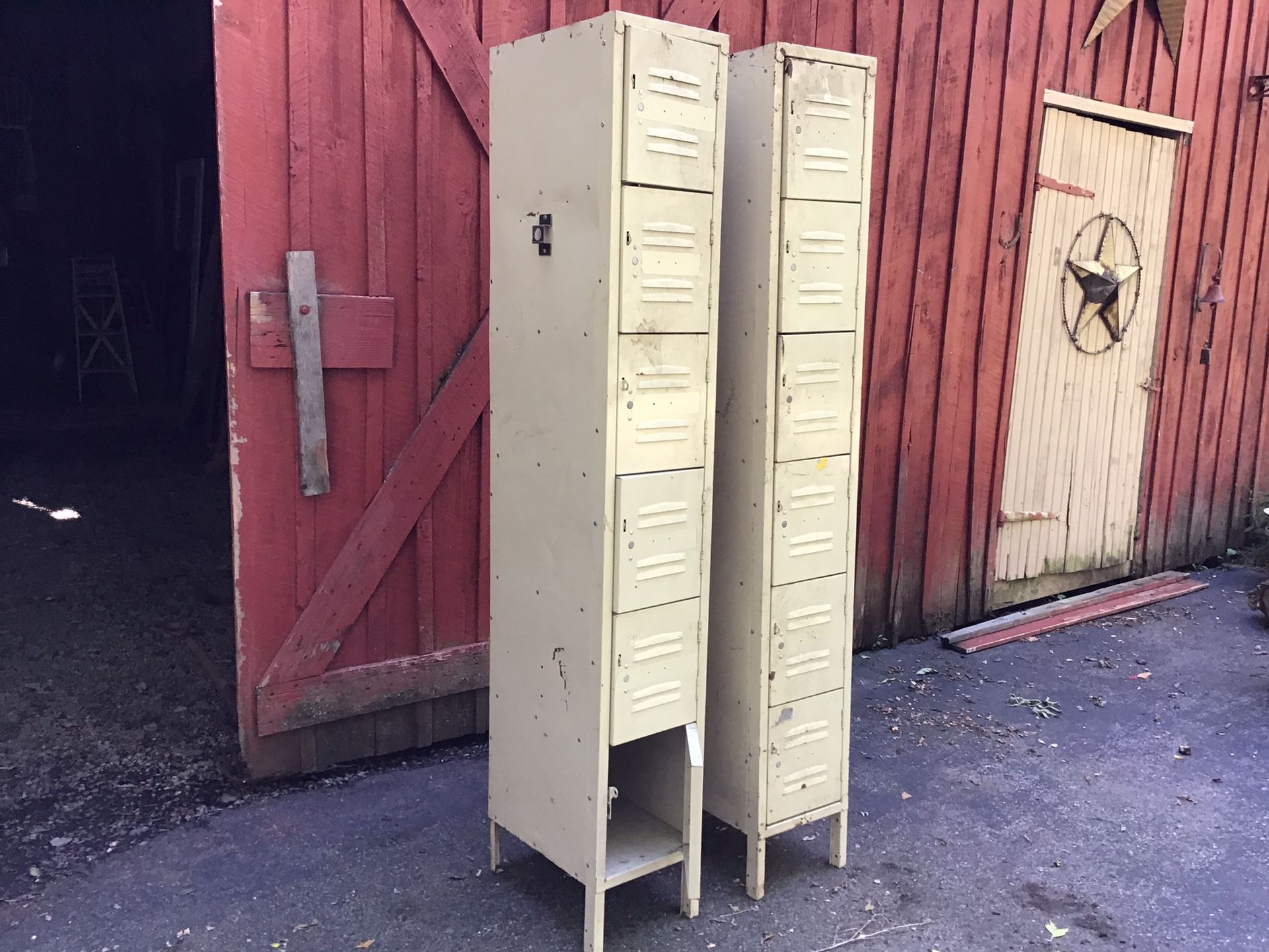 Vintage boys/girls lockers/cubbies. 6 compartments