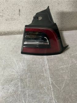 2017 2018 2019 2020 2021 2022 2023 TESLA MODEL 3 Y RIGHT TAIL LIGHT OEM USED