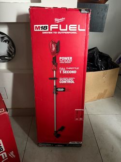 M18 fuel string trimmer with quick lock