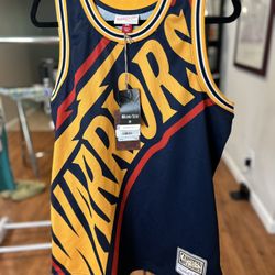 Brand New Warriors Jersey Size Medium 129$