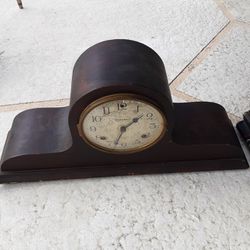 Vintage Waterberry Mantle Clock.