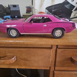 1/18 SCALE DIECAST CARS
