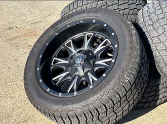 20” Fuel wheels 6x135 fits Ford F150 and Expedition Like New tires Lexani AT tires 285/50r20 95%