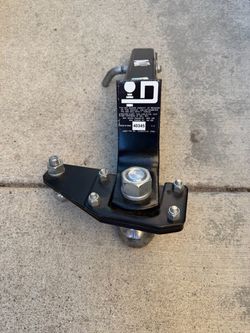 Truck tow hitch 2-5/16” ball 6000 lb asking $80 thanks