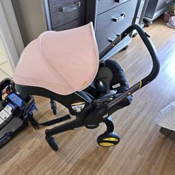 Doona  Stroller  With Car Seat Base 