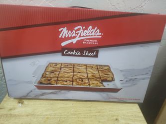 Mrs Fields Premium Bakeware cookie sheet