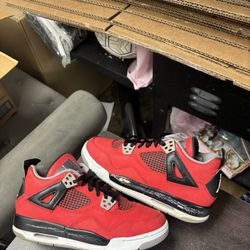 Air Jordan 4 Toro Bravo 